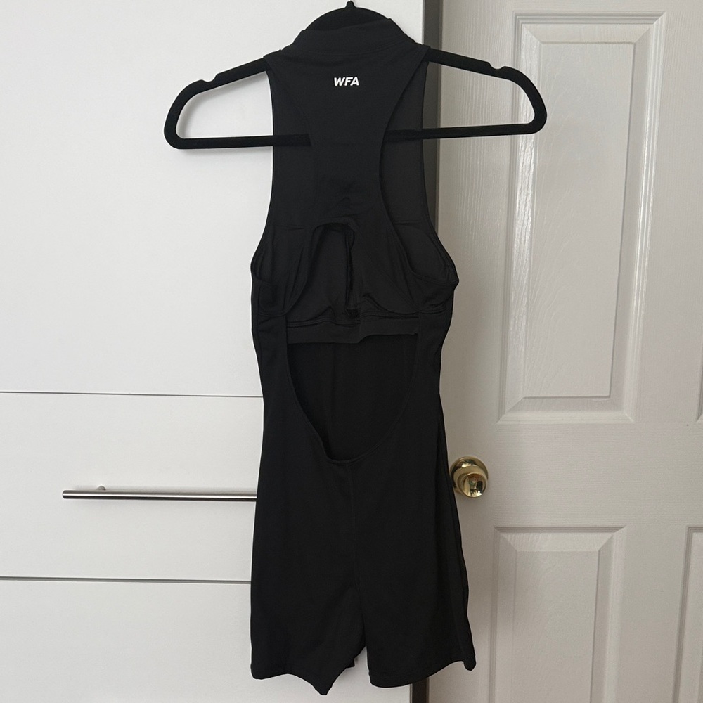 White Fox Boutique Black Sleeveless Zip-Front Jumpsuit Romper - Picture 4 of 5